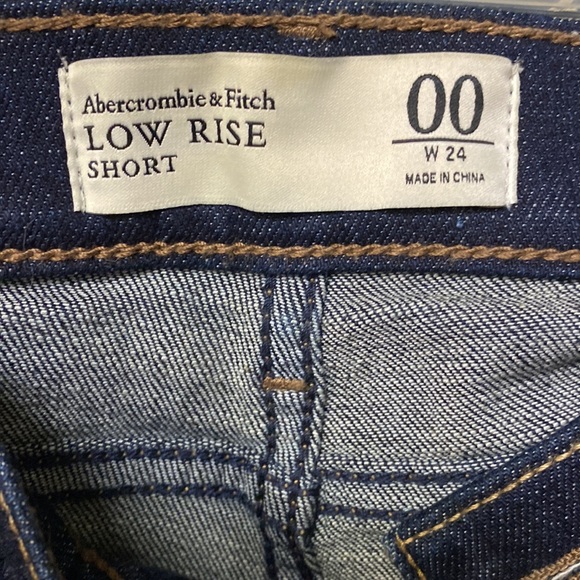 Abercrombie & Fitch, Size:00/24, Low Rise Dark Wash Shorts - Picture 3 of 3